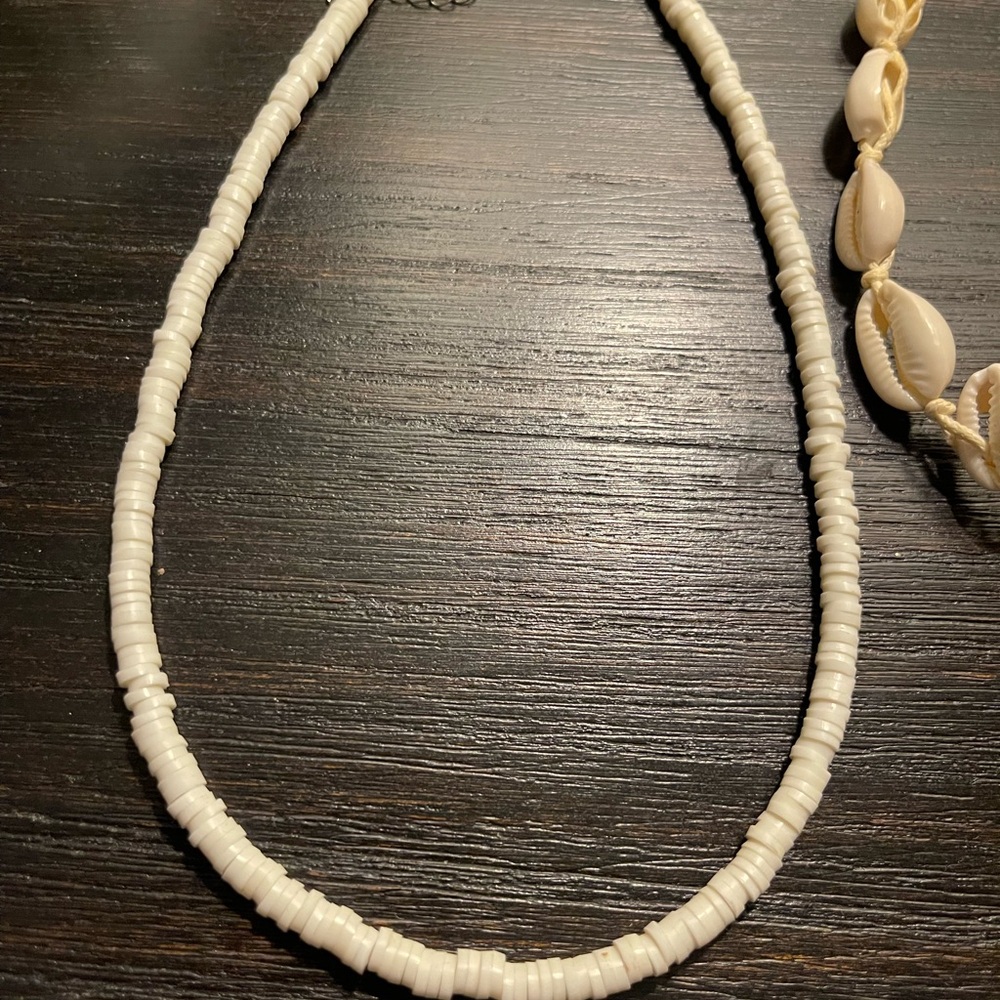 Shell and Bead Necklace Set - Picture 2 of 8